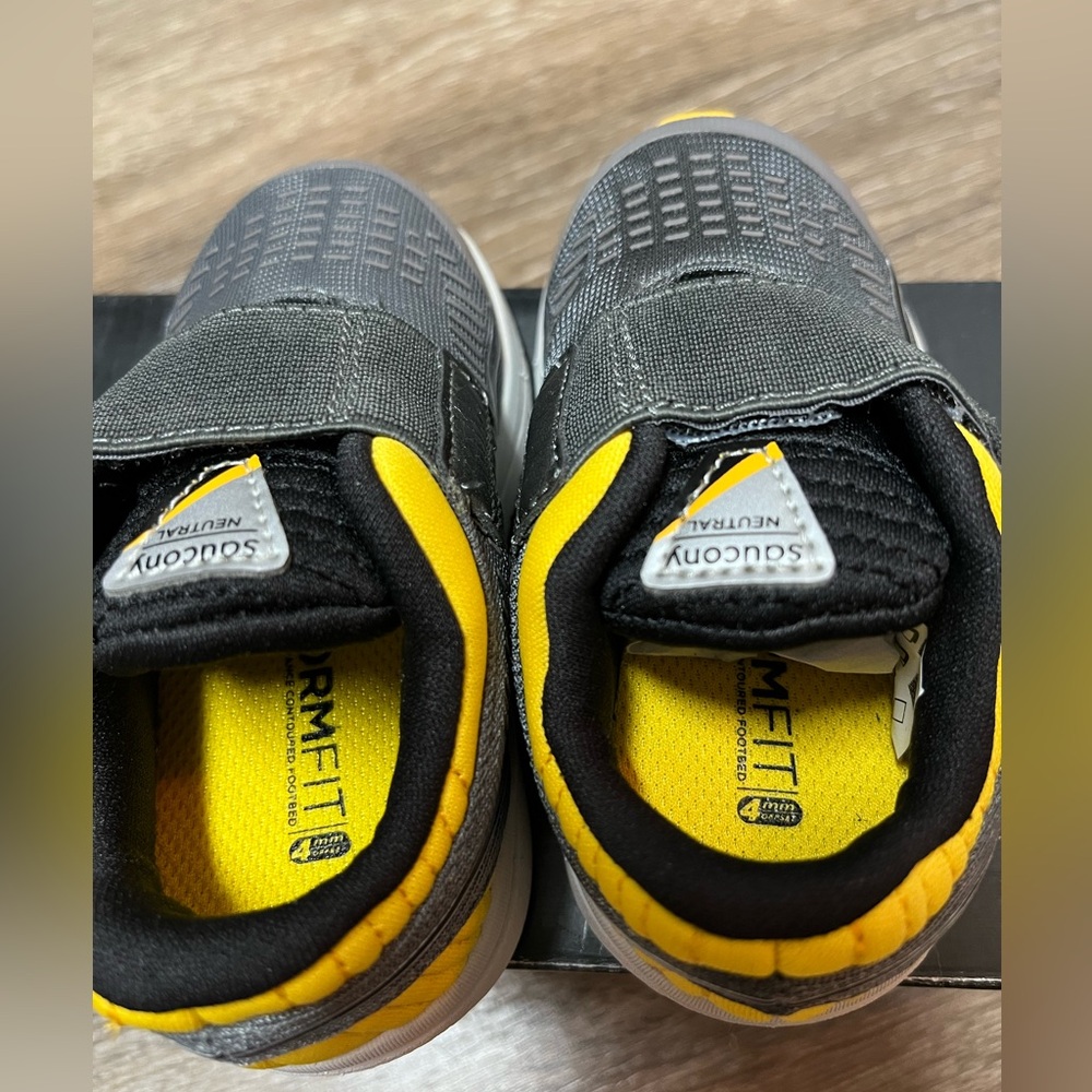 Saucony KINVARA JR Grey Yellow Velcro Strap Baby Toddler Size 5XW - Picture 6 of 10
